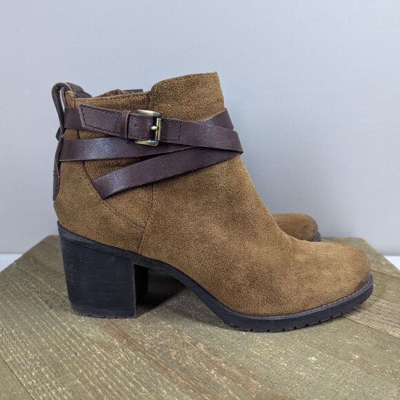 Sam Edelman Hannah Chelsea Boots Suede Belted Ankle Booties Size 7 | 2.5” Heel - Picture 1 of 10